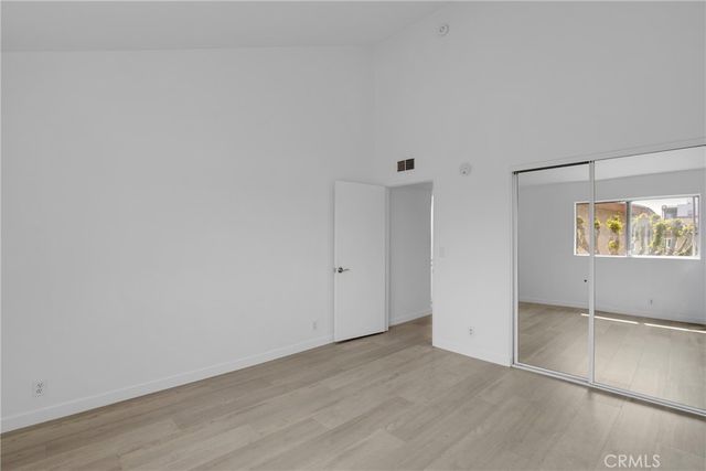 8435 Columbus Avenue 17, North Hills, CA 91343