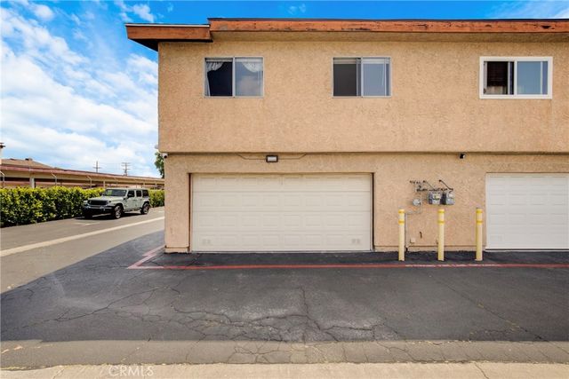 8435 Columbus Avenue 17, North Hills, CA 91343