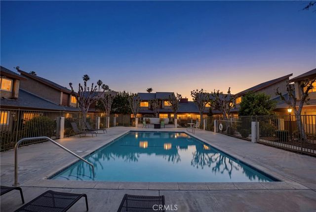 8435 Columbus Avenue 17, North Hills, CA 91343