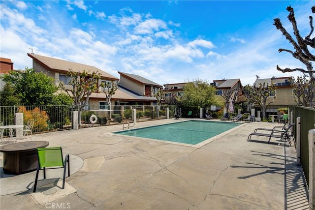 8435 Columbus Avenue 17, North Hills, CA 91343