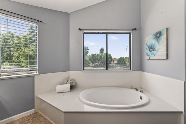1992 Bayberry Ct, Tracy, CA 95376