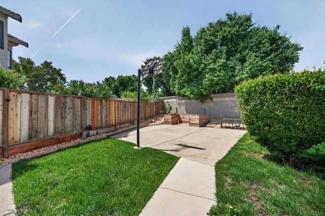 1992 Bayberry Ct, Tracy, CA 95376
