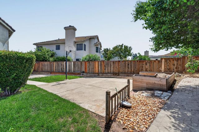 1992 Bayberry Ct, Tracy, CA 95376