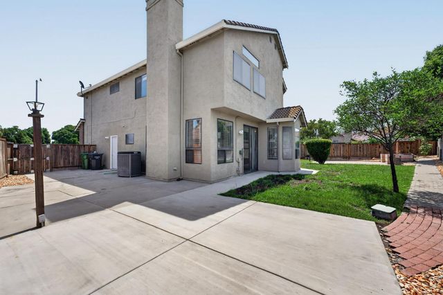 1992 Bayberry Ct, Tracy, CA 95376