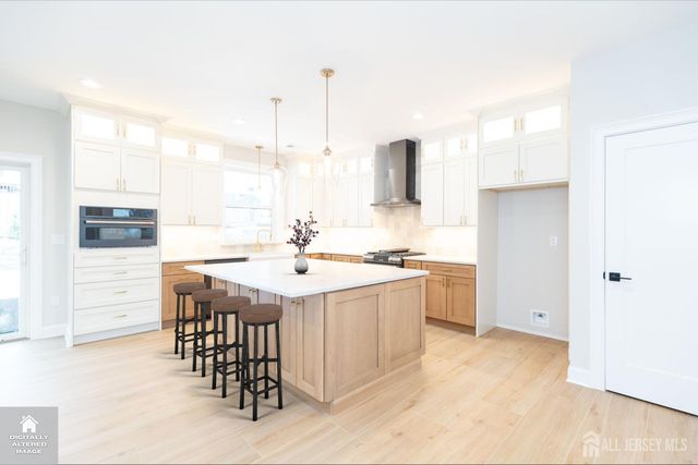 7 Altamont Road, Edison, NJ 08817