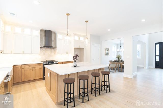 7 Altamont Road, Edison, NJ 08817