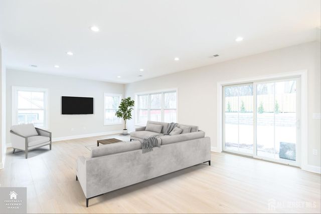 7 Altamont Road, Edison, NJ 08817