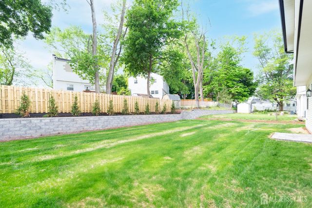 7 Altamont Road, Edison, NJ 08817