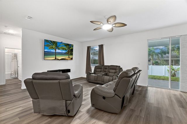 633 Belfast Terrace, Sebastian, FL 32958