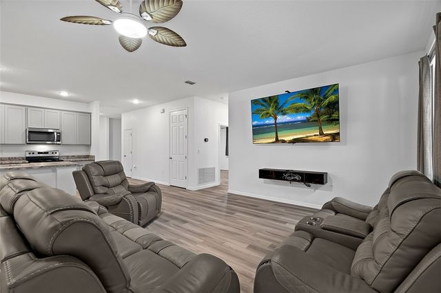 633 Belfast Terrace, Sebastian, FL 32958