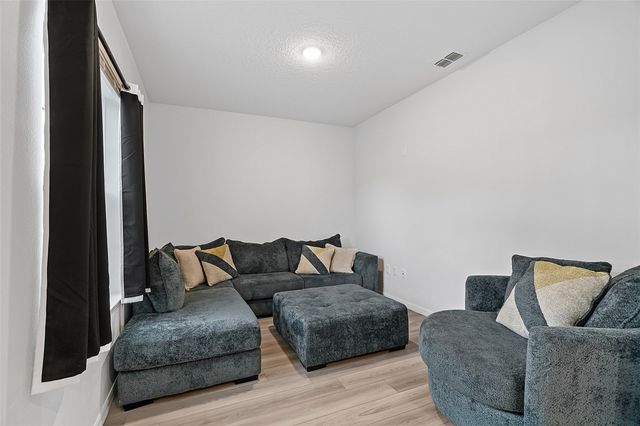 633 Belfast Terrace, Sebastian, FL 32958