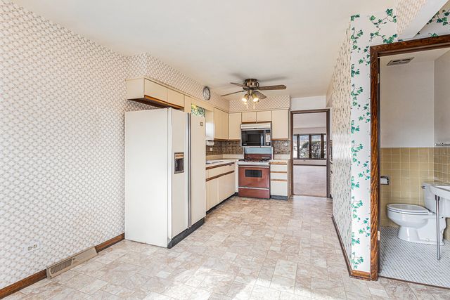 627 Paxton Avenue, Calumet City, IL 60409