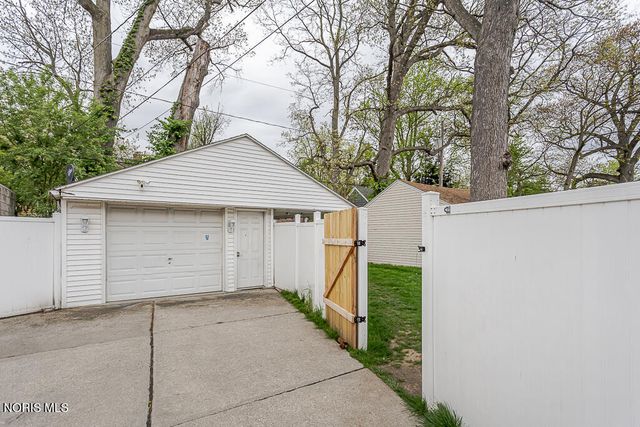 3517 Douglas Road, Toledo, OH 43606