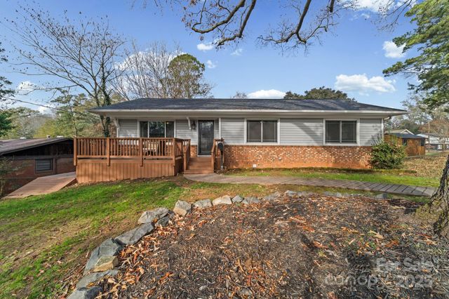 6514 Highwood Place, Charlotte, NC 28210