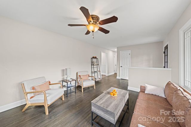 6514 Highwood Place, Charlotte, NC 28210