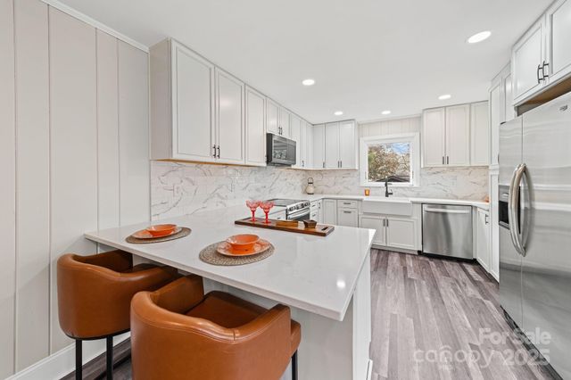 6514 Highwood Place, Charlotte, NC 28210