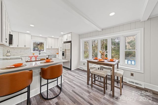 6514 Highwood Place, Charlotte, NC 28210