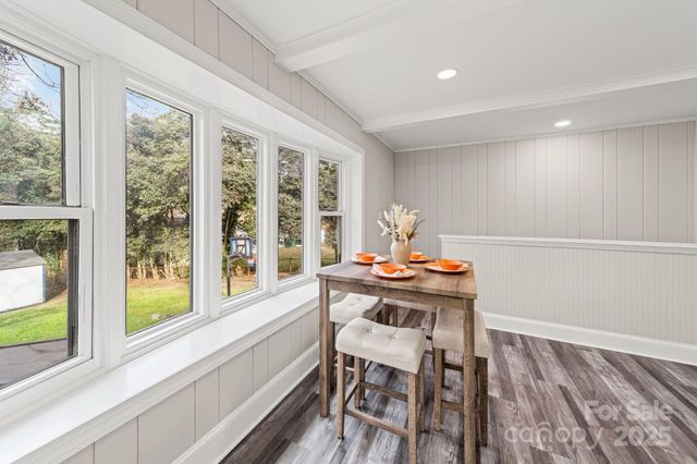 6514 Highwood Place, Charlotte, NC 28210