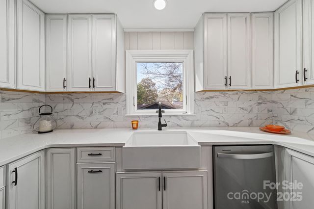 6514 Highwood Place, Charlotte, NC 28210