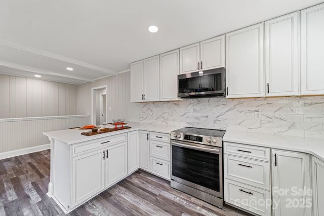 6514 Highwood Place, Charlotte, NC 28210