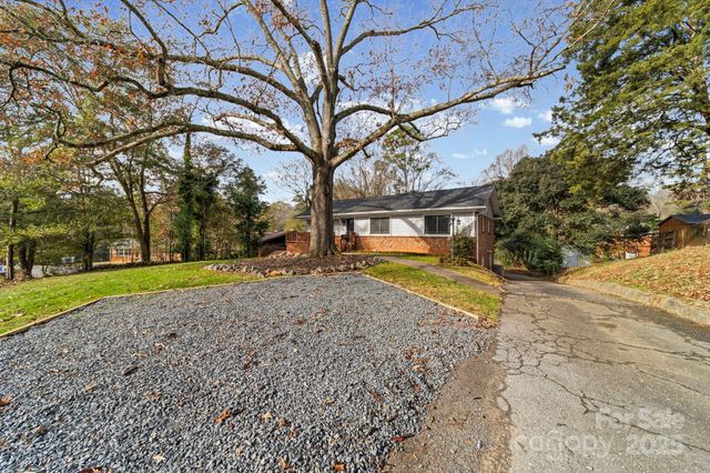 6514 Highwood Place, Charlotte, NC 28210