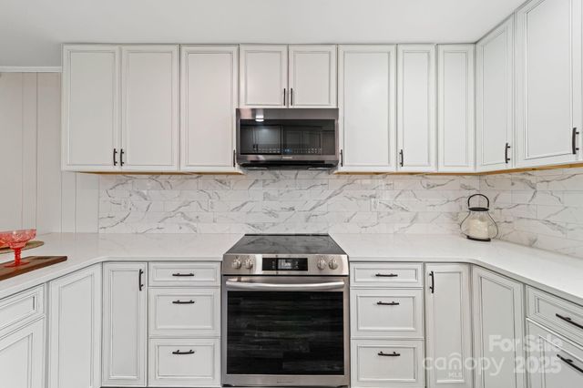 6514 Highwood Place, Charlotte, NC 28210