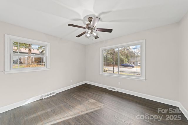 6514 Highwood Place, Charlotte, NC 28210