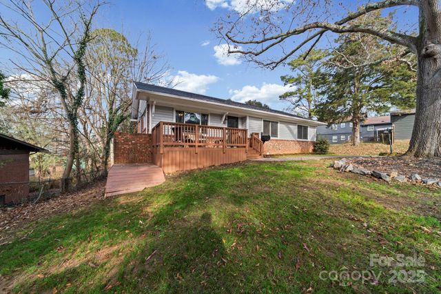 6514 Highwood Place, Charlotte, NC 28210