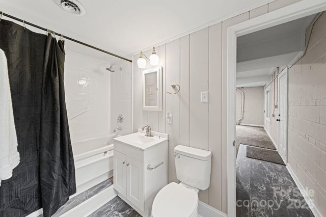 6514 Highwood Place, Charlotte, NC 28210