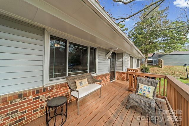 6514 Highwood Place, Charlotte, NC 28210