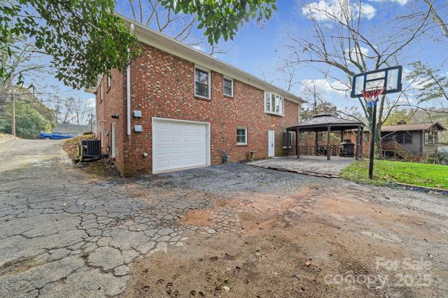 6514 Highwood Place, Charlotte, NC 28210