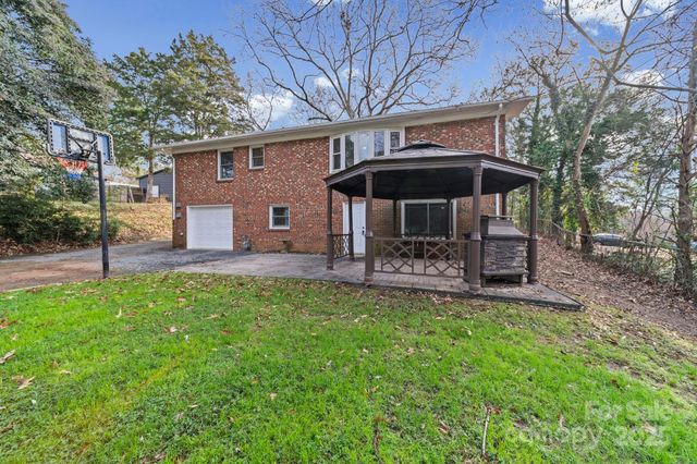 6514 Highwood Place, Charlotte, NC 28210