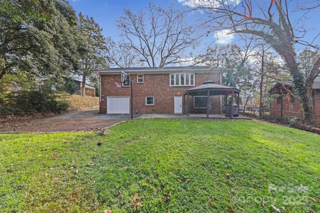 6514 Highwood Place, Charlotte, NC 28210