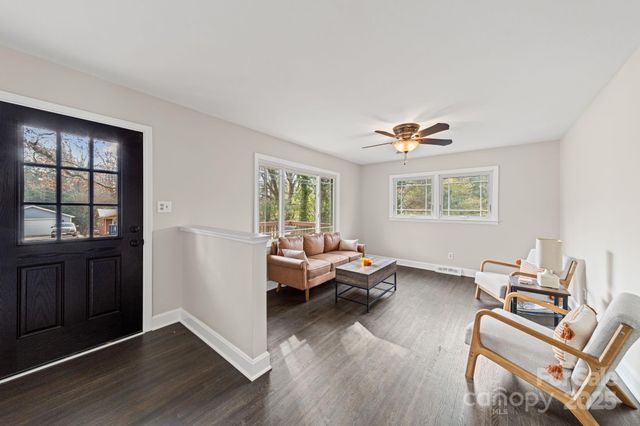 6514 Highwood Place, Charlotte, NC 28210