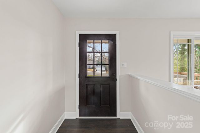 6514 Highwood Place, Charlotte, NC 28210