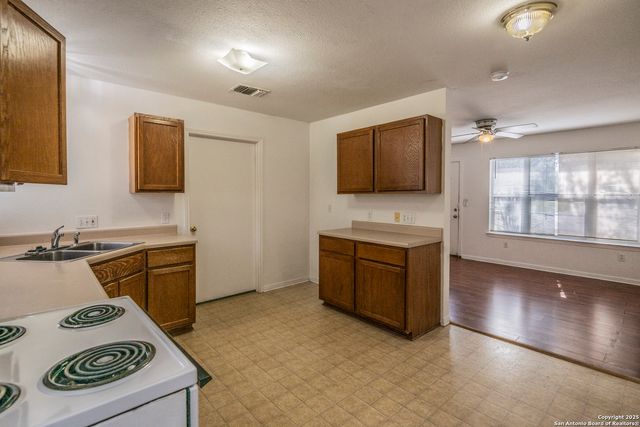 2409 QUAIL RIDGE DR, New Braunfels, TX 78130
