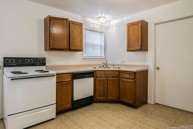 2409 QUAIL RIDGE DR, New Braunfels, TX 78130
