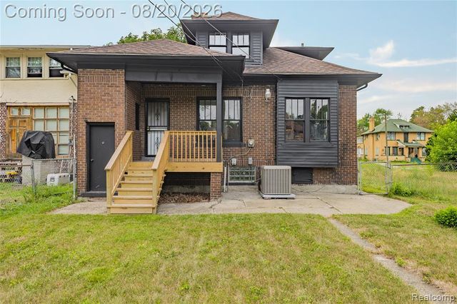 712 Chalmers Street, Detroit, MI 48215
