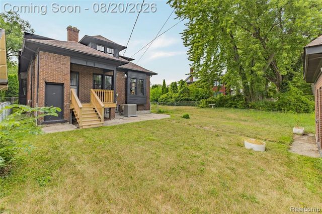 712 Chalmers Street, Detroit, MI 48215