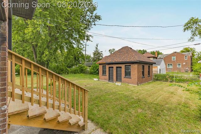 712 Chalmers Street, Detroit, MI 48215