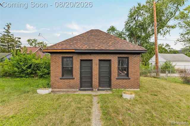 712 Chalmers Street, Detroit, MI 48215
