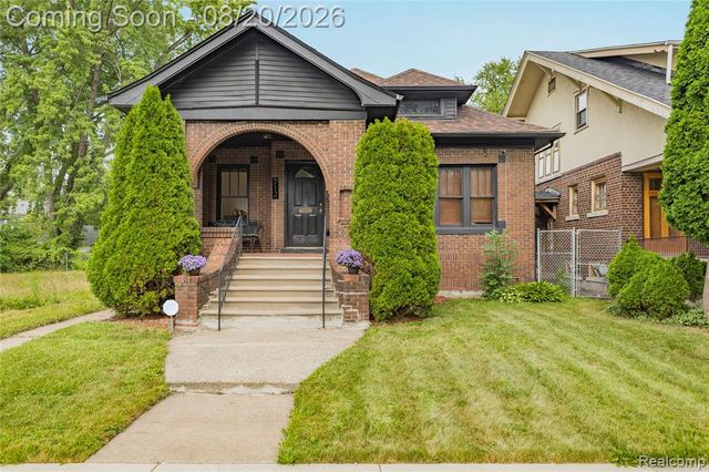 712 Chalmers Street, Detroit, MI 48215