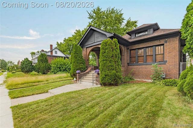 712 Chalmers Street, Detroit, MI 48215