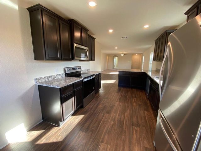 401 Hyacinth WAY, Jarrell, TX 76537