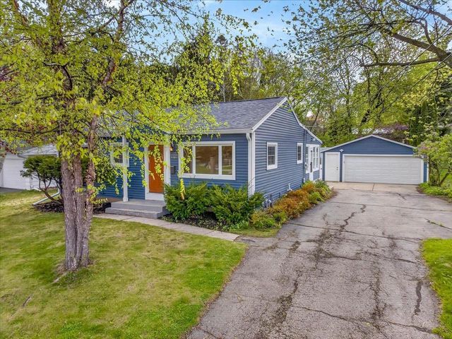 5316 Healy Lane, Monona, WI 53716