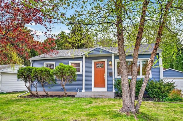 5316 Healy Lane, Monona, WI 53716