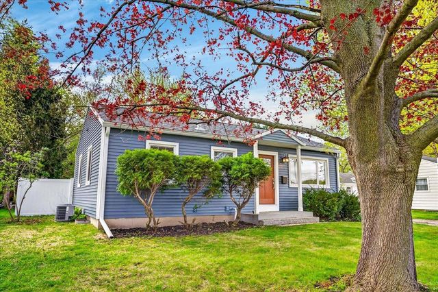 5316 Healy Lane, Monona, WI 53716