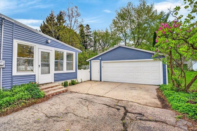 5316 Healy Lane, Monona, WI 53716