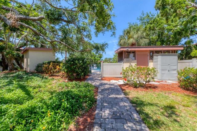 6304 PELICAN DRIVE, Bradenton, FL 34210