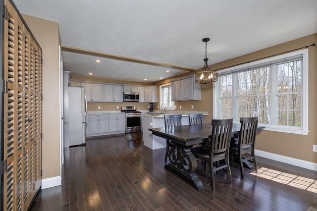 29 Churchill Drive, Hooksett, NH 03106